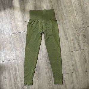 Green Active Leggings with Booty Line